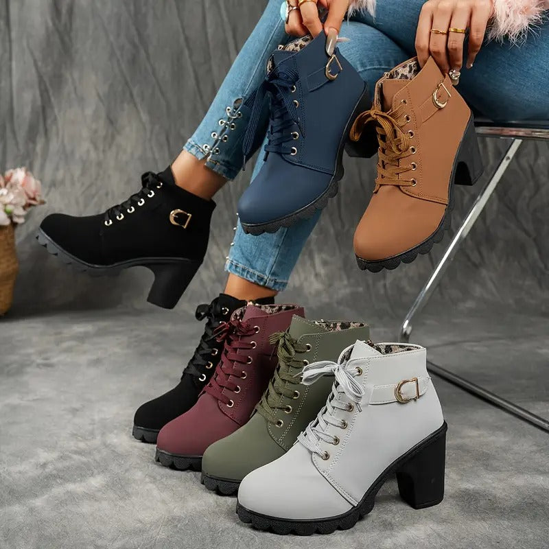 Bottines à talons et intérieur léopard