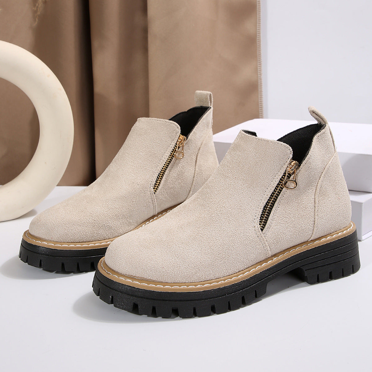 Amélie | des bottes chic en daim avec fermeture à glissière