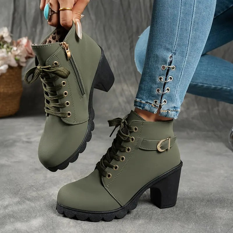 Bottines à talons et intérieur léopard
