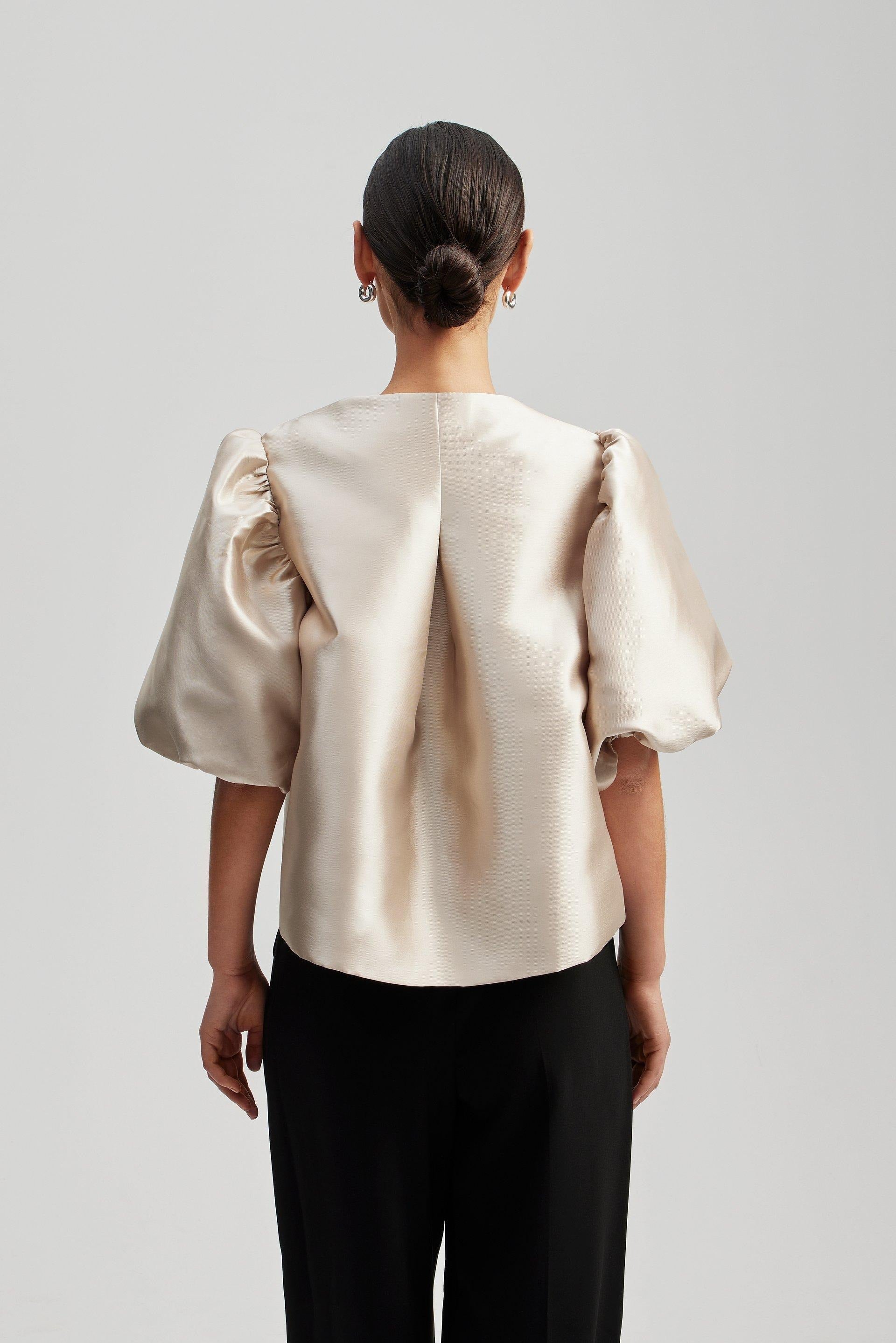 Chemise Cleo – Élégance aérée avec manches ballon