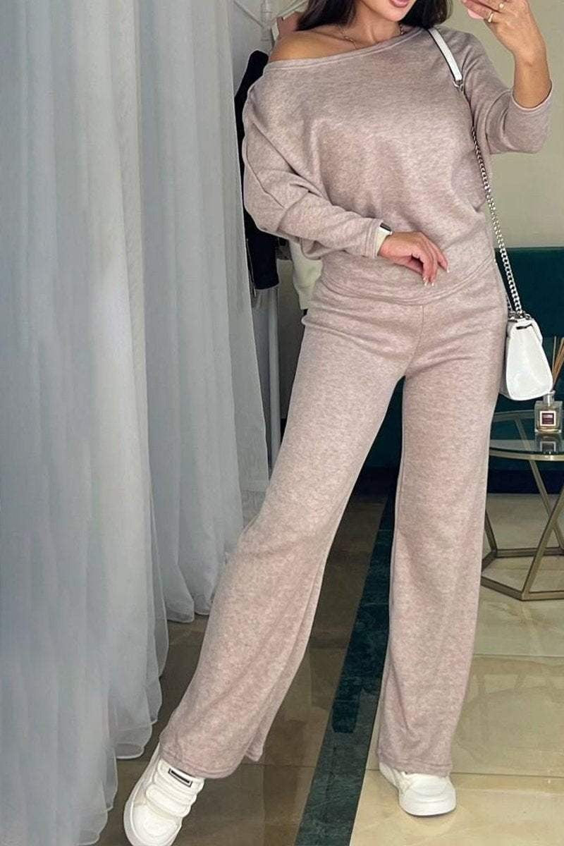Ensemble avec un haut et un pantalon décontracté