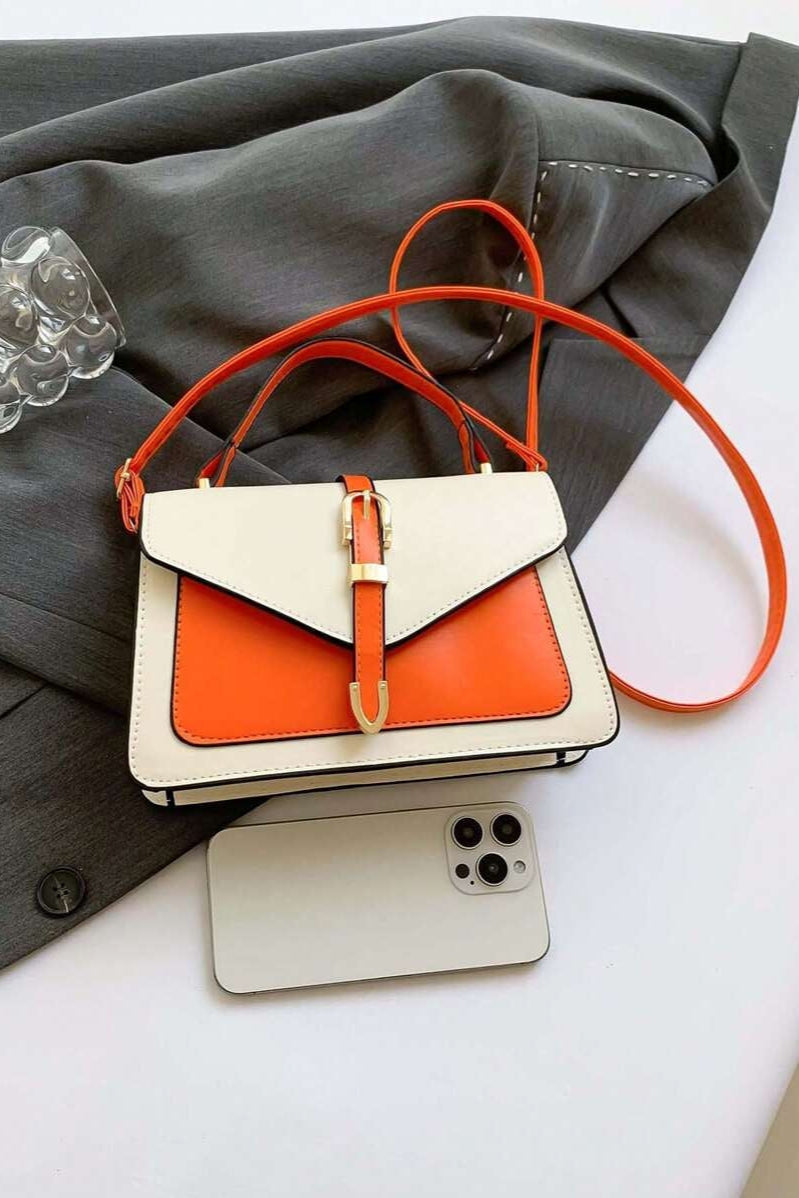 Violette™  Sac à bandoulière avec fermeture à boucle