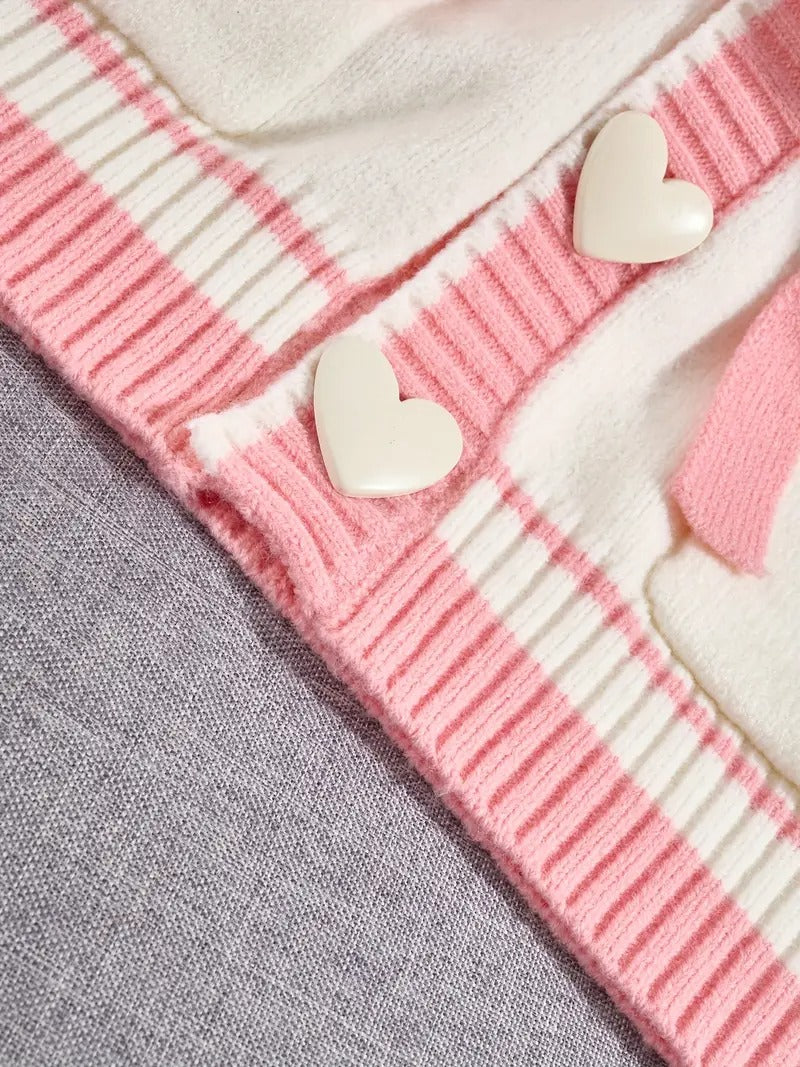 Cardigan à capuche boutonné avec détails cœur