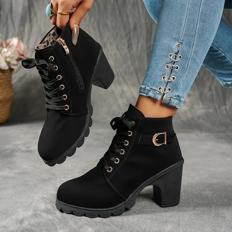 Bottines à talons et intérieur léopard