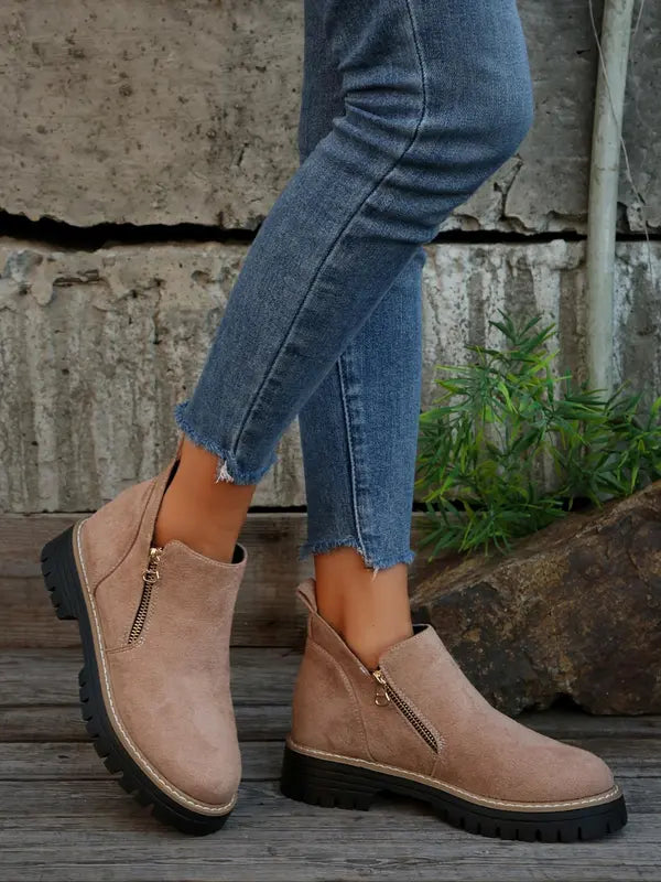 Amélie | des bottes chic en daim avec fermeture à glissière