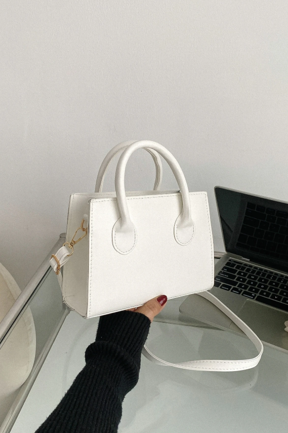 Violette™ Petit sac à bandoulière carré avec fermeture éclair
