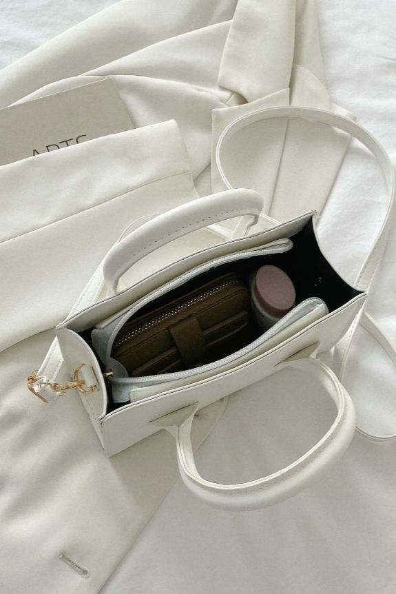 Violette™ Petit sac à bandoulière carré avec fermeture éclair