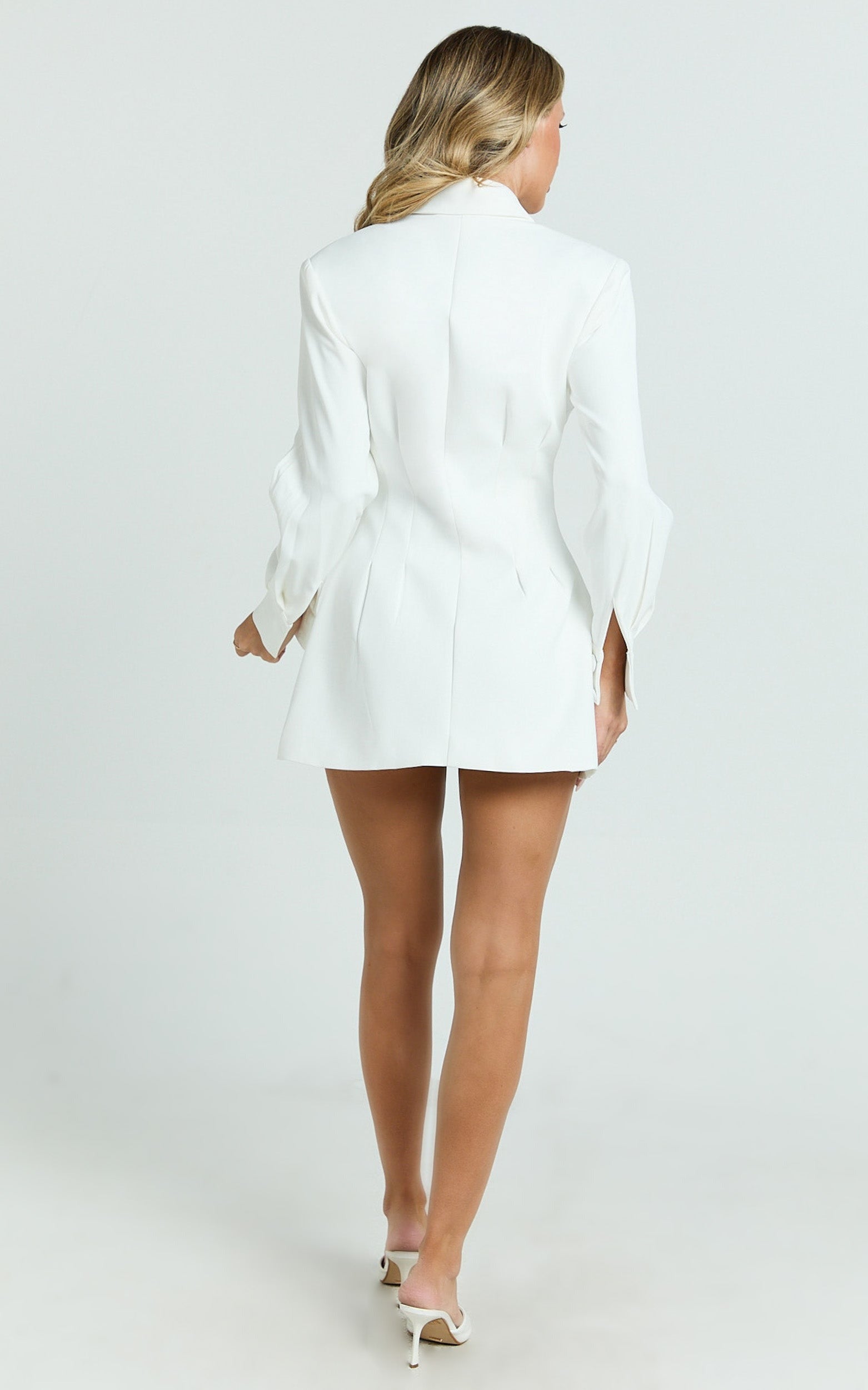 Robe chemise blanche à jupe tulipe