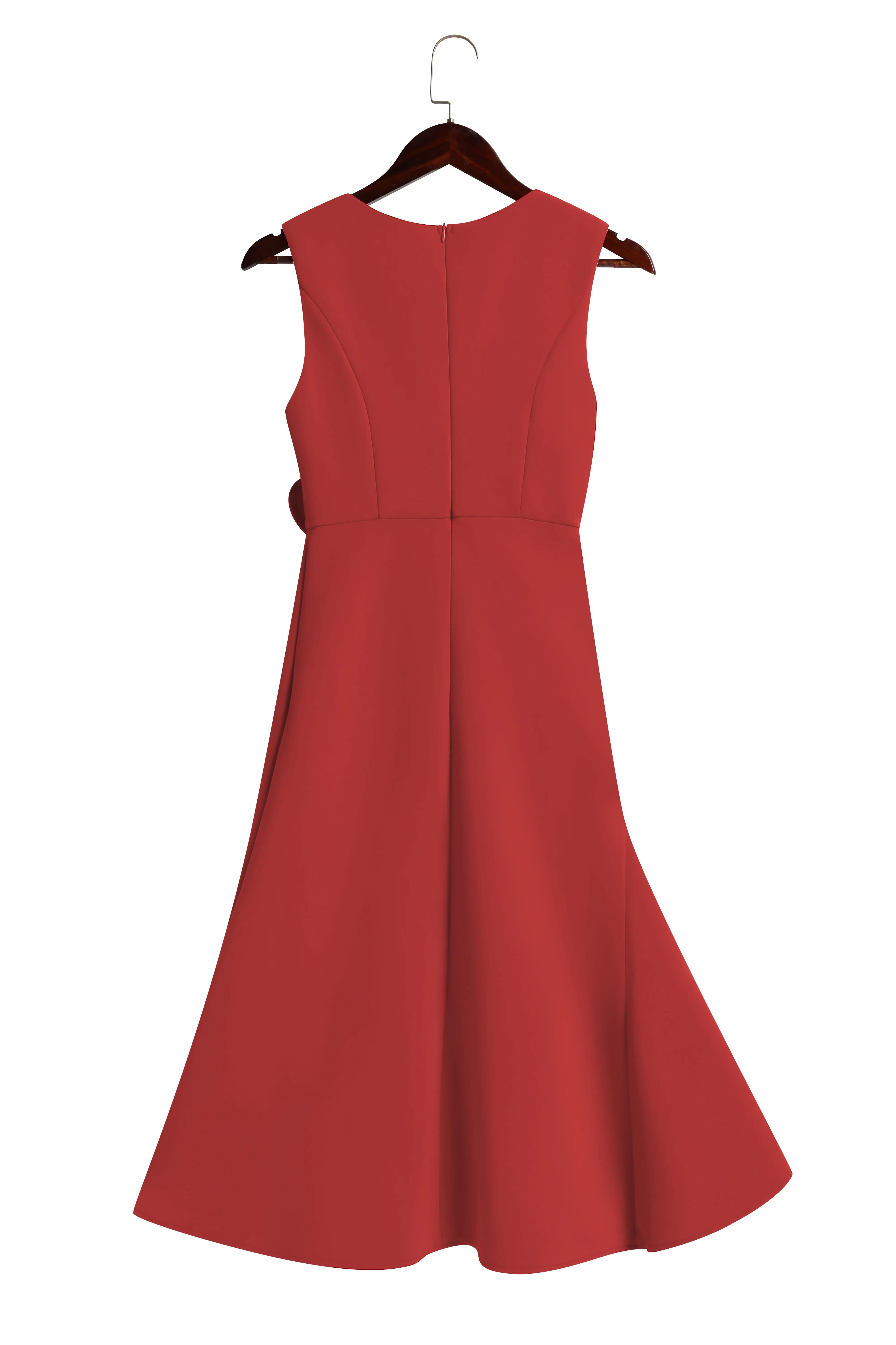 Robe sans manches avec taille torsadée