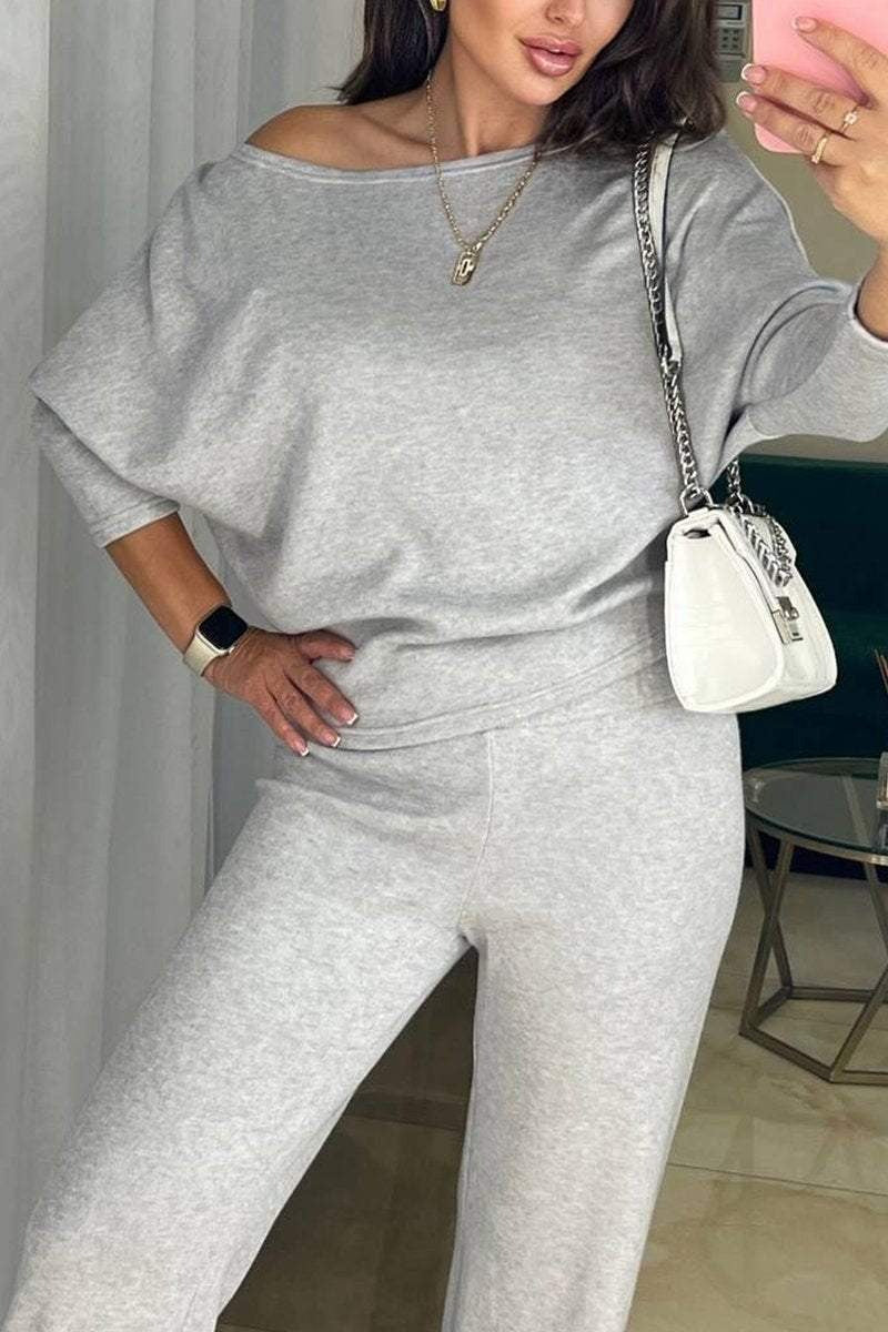 Ensemble avec un haut et un pantalon décontracté