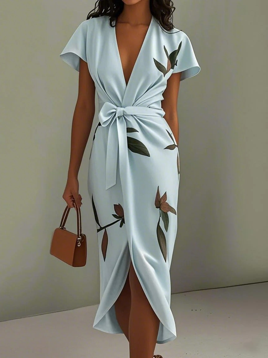 Robe mi-longue en satin à manches courtes