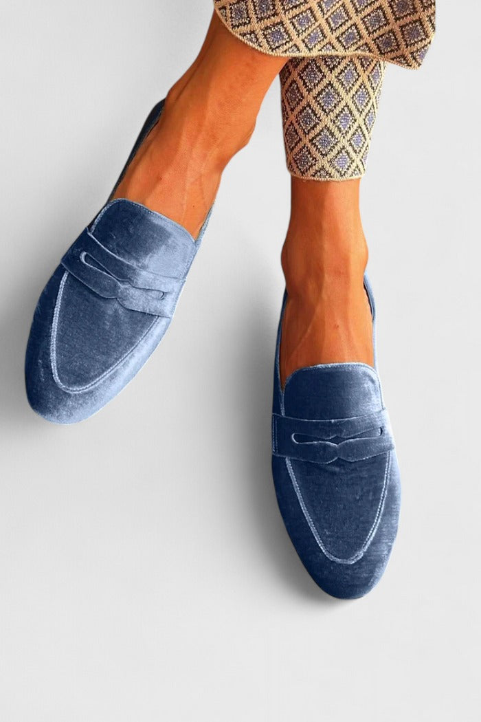 Mocassins en velours bleu et bout rond