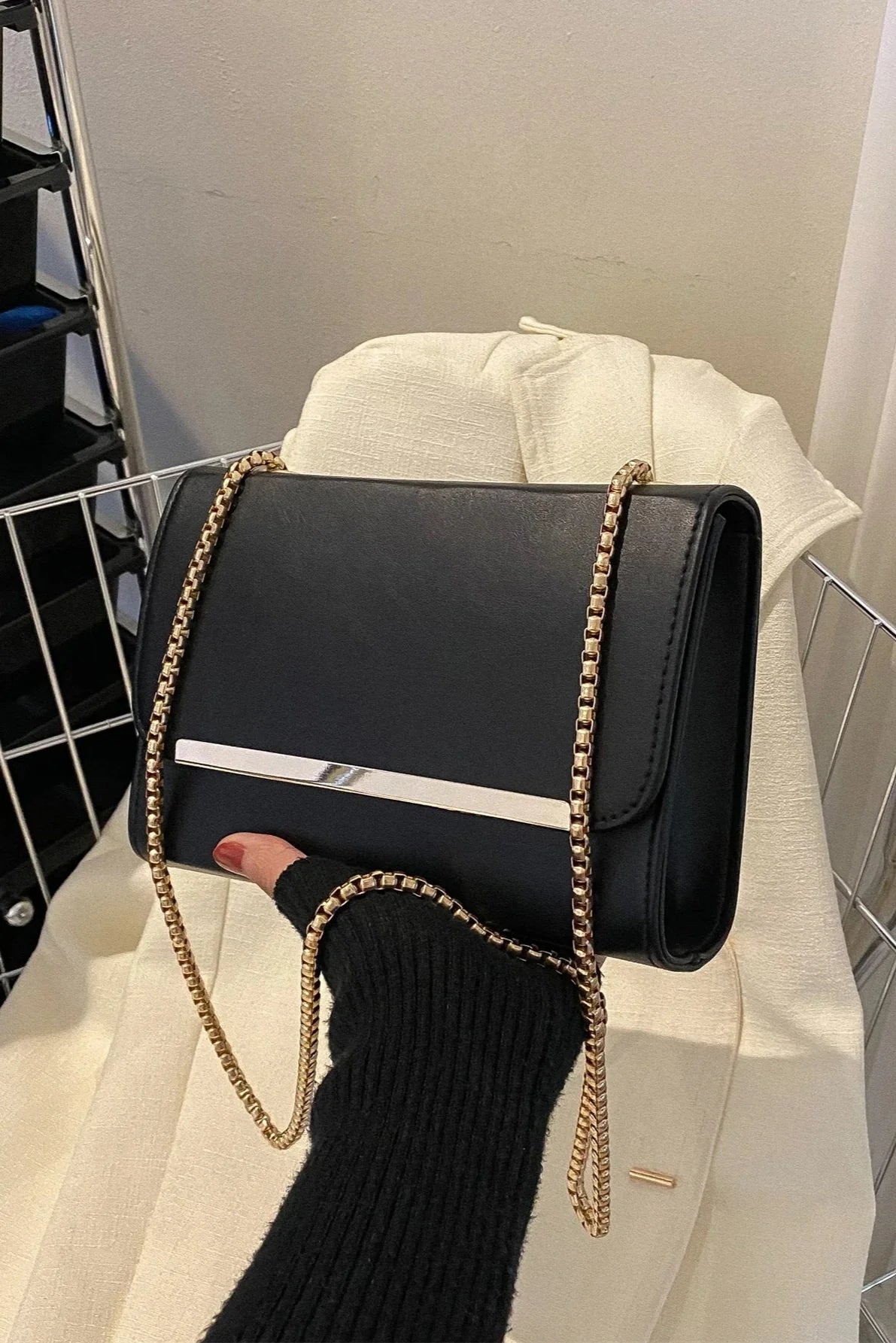 Violette™  Sac à main pour femme avec rabat et bandoulière chaîne