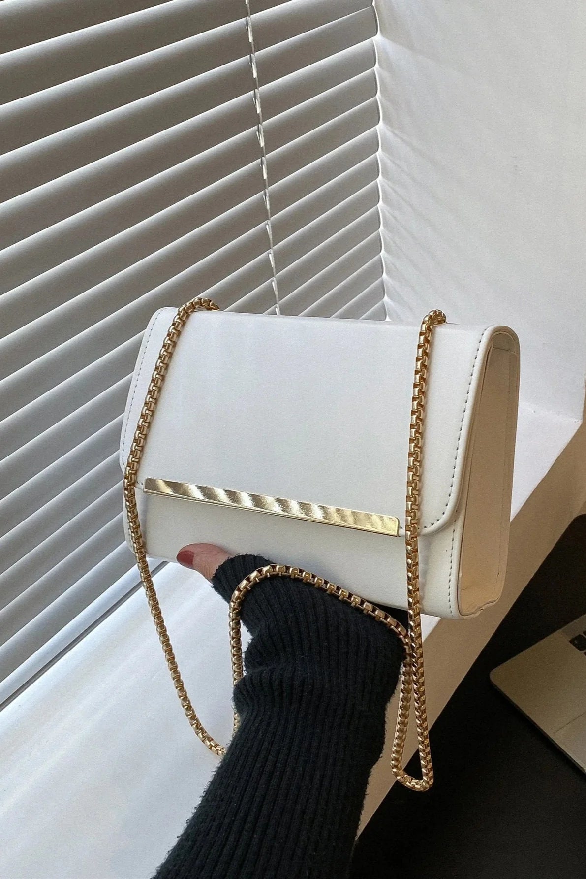 Violette™  Sac à main pour femme avec rabat et bandoulière chaîne